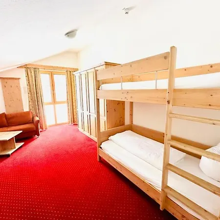 公寓 Direkt An Der Skipiste Und Bergbahn, 7 Betten, 2 Baeder