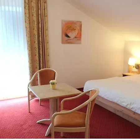 Direkt An Der Skipiste Und Bergbahn, 7 Betten, 2 Baeder Фельдберг